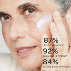 Soin De Jour>CLARINS Nutri-Lumière Revive                Crème Jour Embellissante Revitalisante