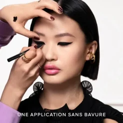 Eye-Liner><noscript><img width=